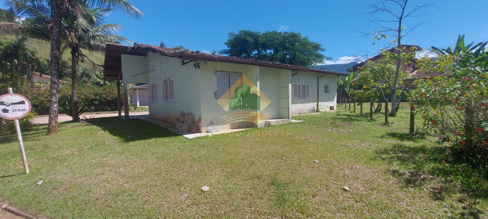 Extra! extra!! oportunidade casa em condomínio para reforma.