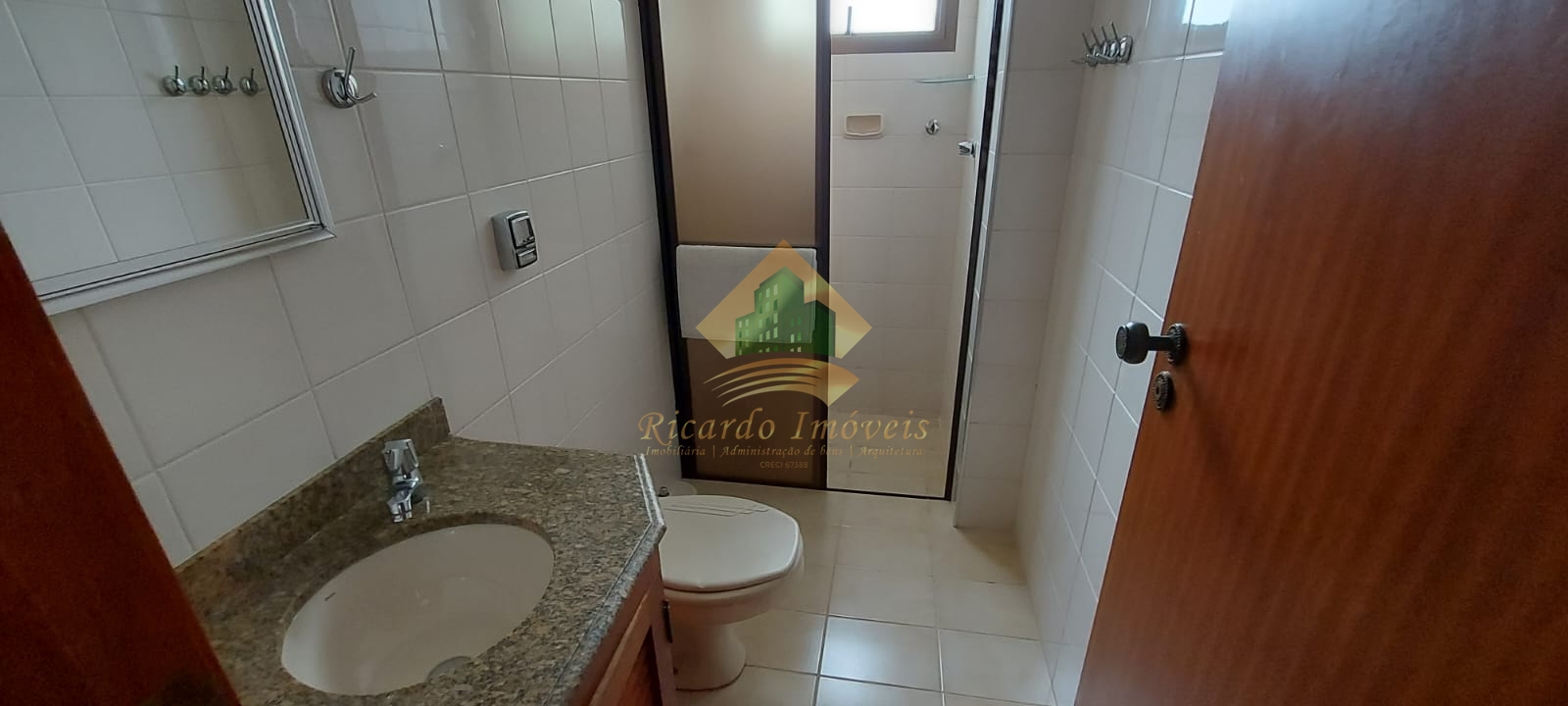 Apartamento com 3 dormitórios na região central.