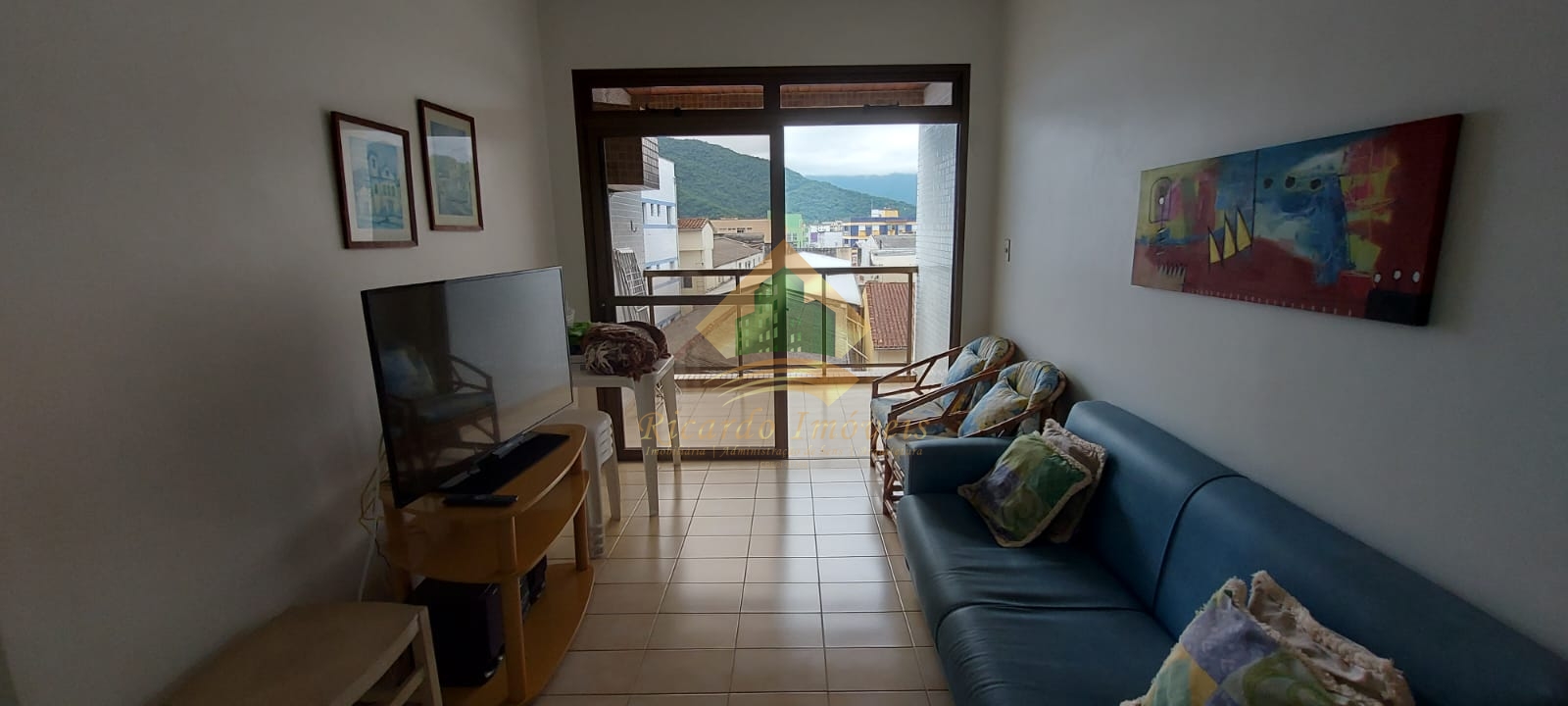 Apartamento com 3 dormitórios na região central.