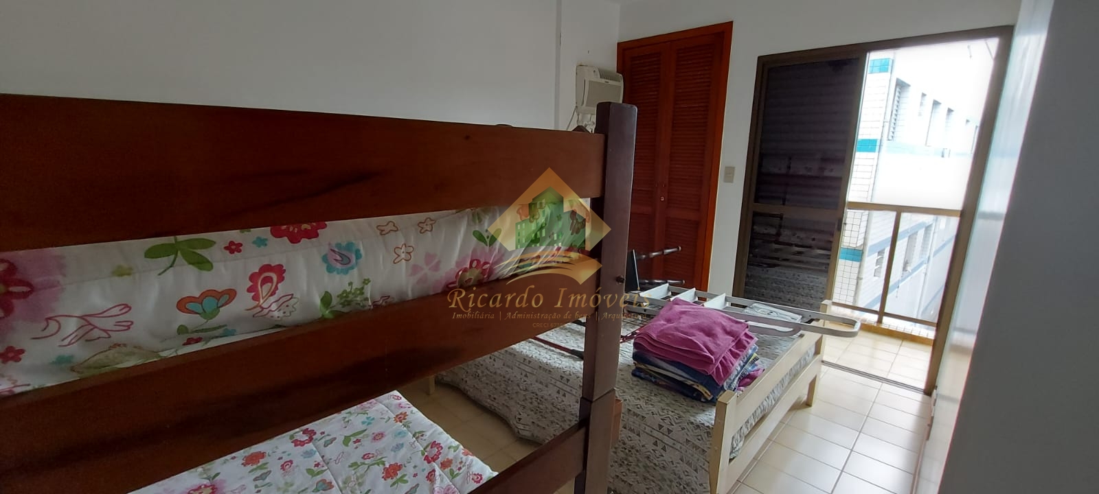 Apartamento com 3 dormitórios na região central.