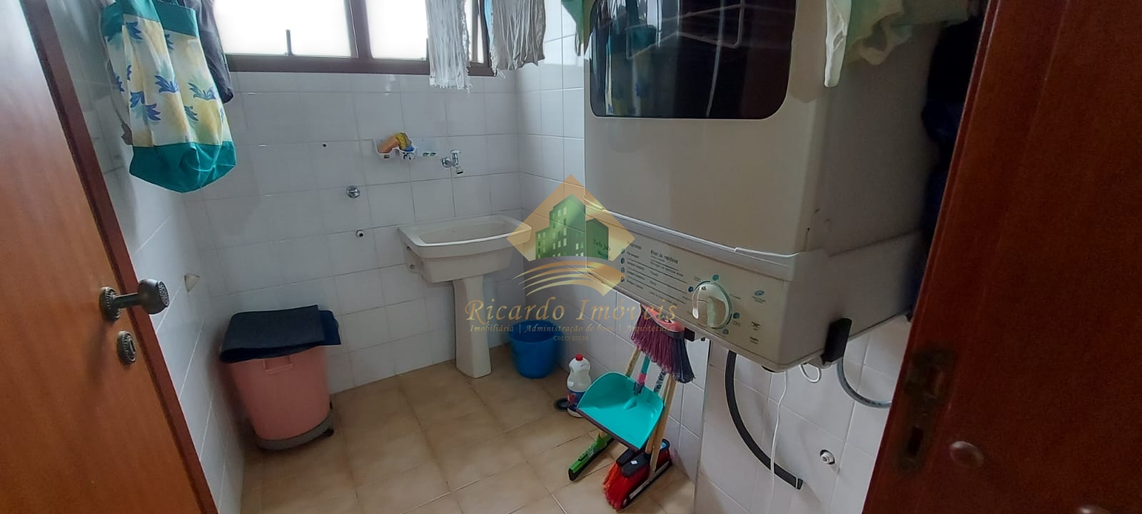 Apartamento com 3 dormitórios na região central.