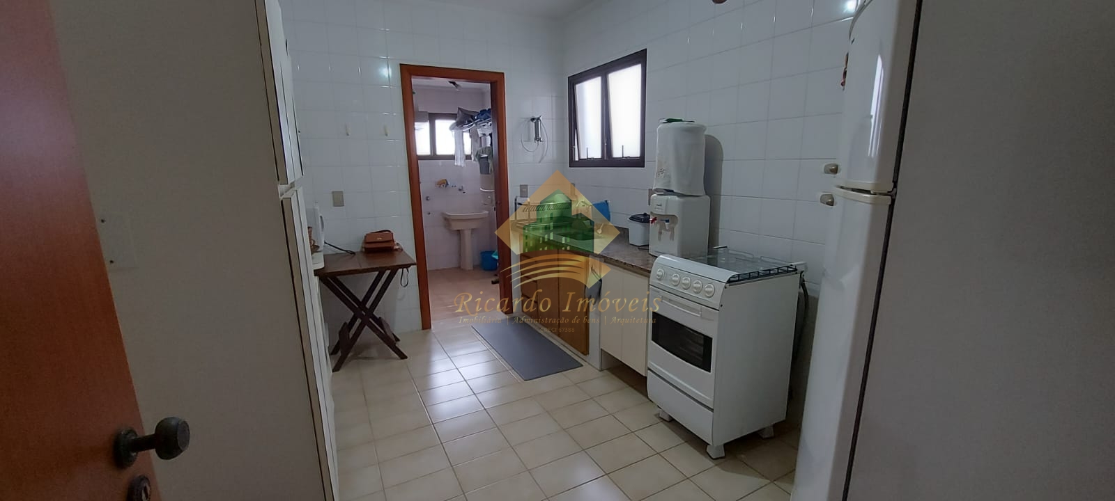 Apartamento com 3 dormitórios na região central.