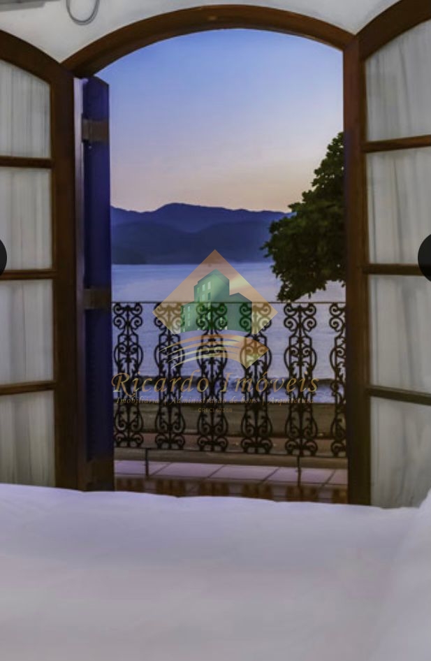 Hotel frente mar na melhor localização de ubatuba-sp