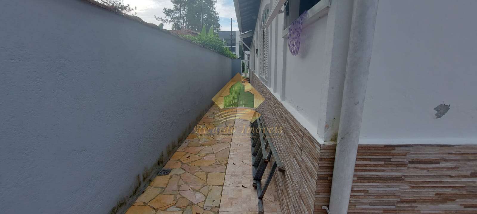 Excelente casa pré moldada em condominio.