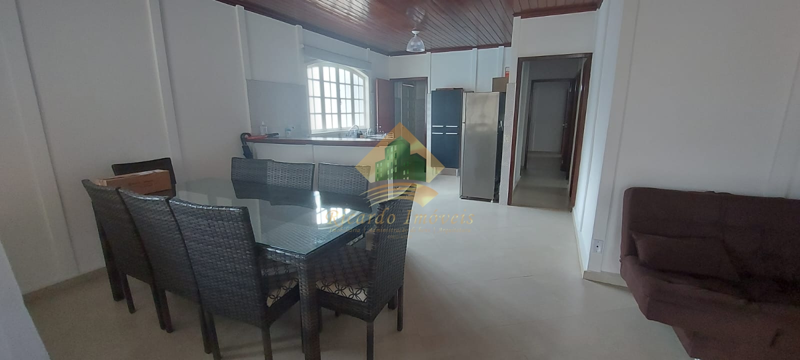 Excelente casa pré moldada em condominio.