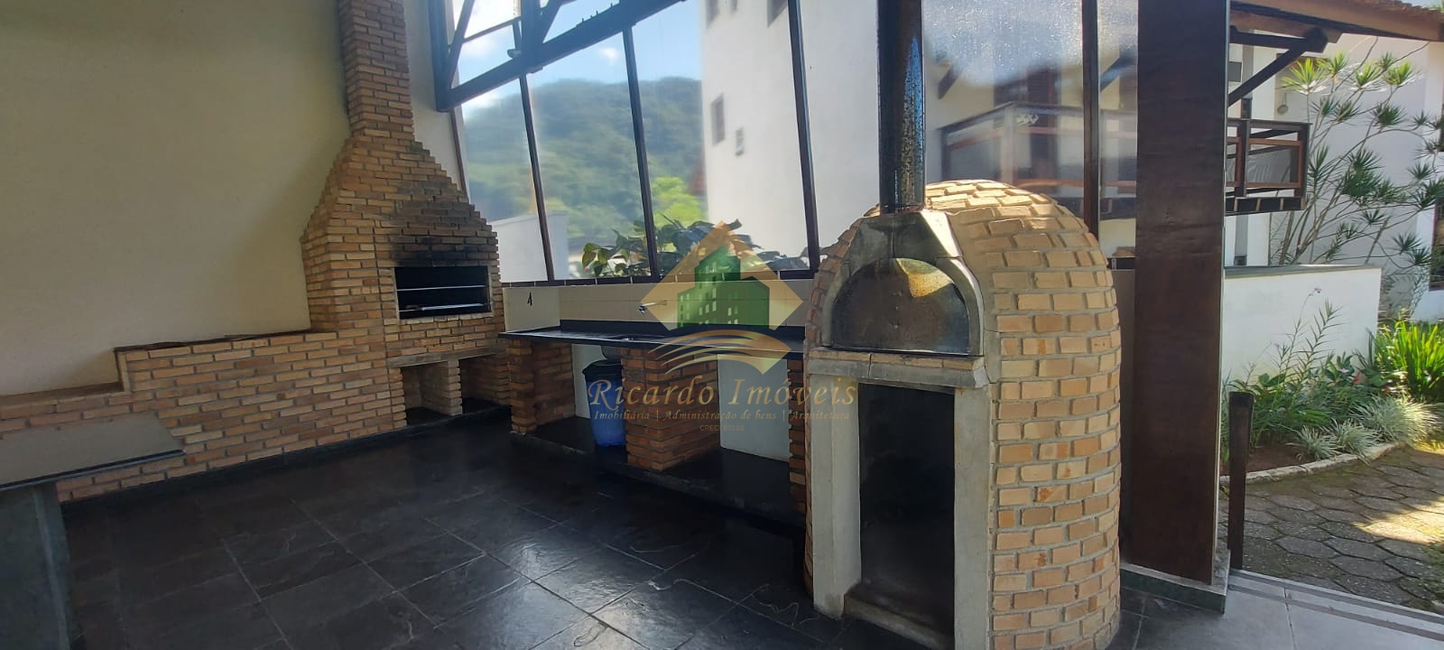 Apt duplex no condomínio no saco da ribeira