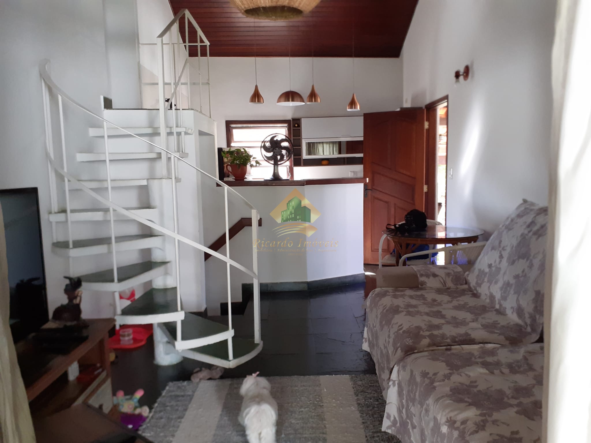 Apt duplex no condomínio no saco da ribeira