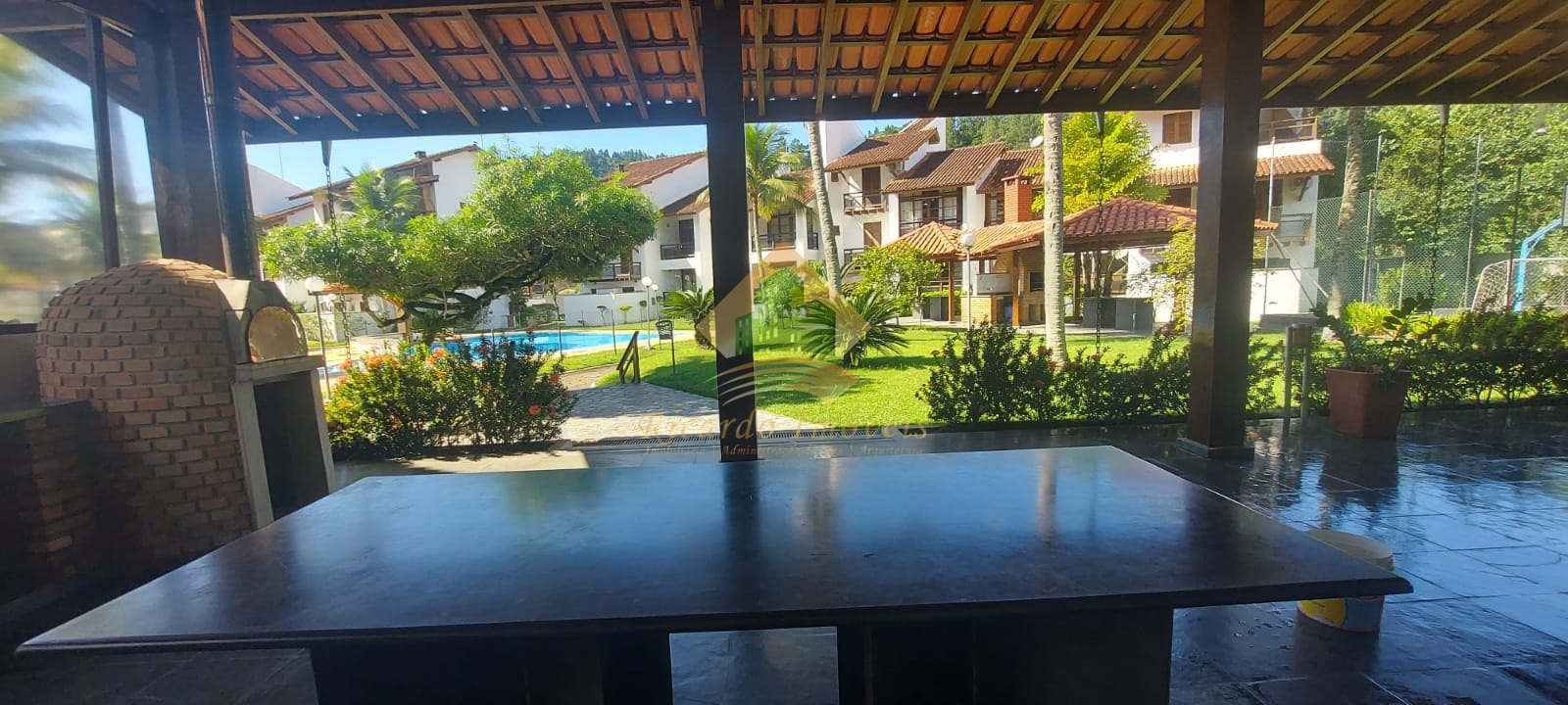 Apt duplex no condomínio no saco da ribeira