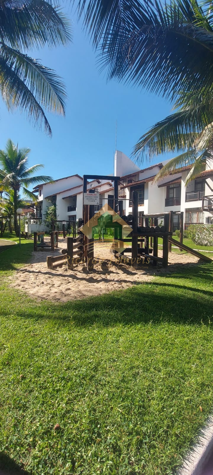 Apt duplex no condomínio no saco da ribeira