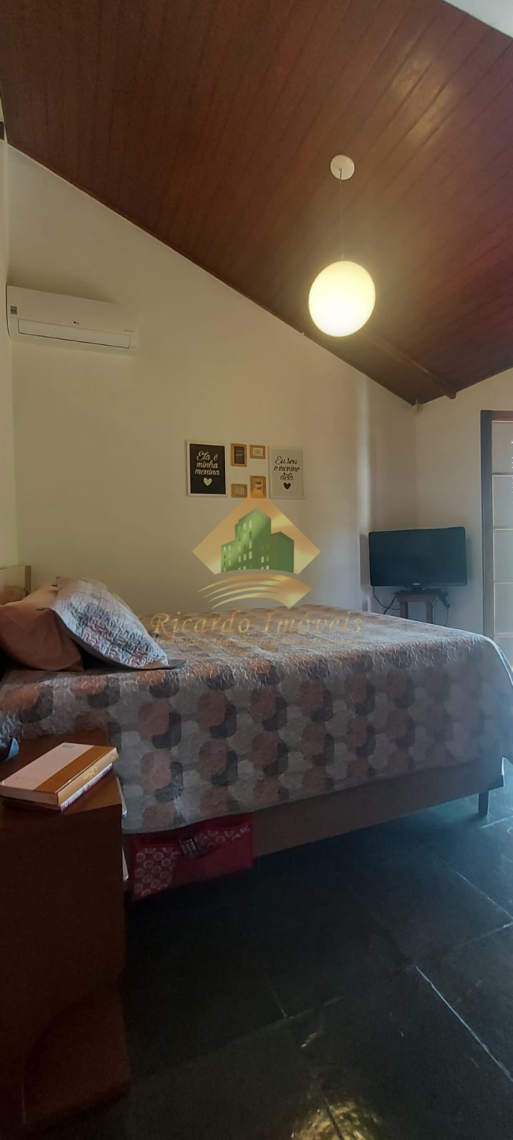 Apt duplex no condomínio no saco da ribeira