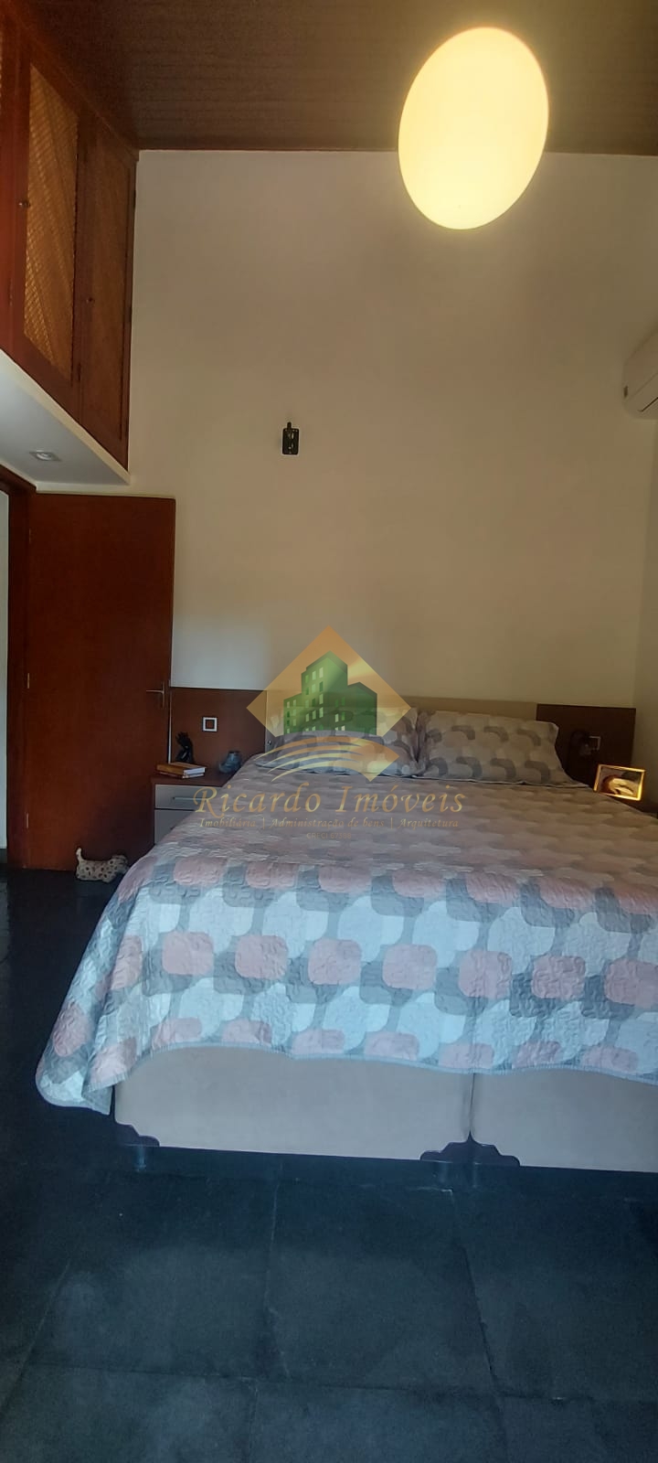 Apt duplex no condomínio no saco da ribeira