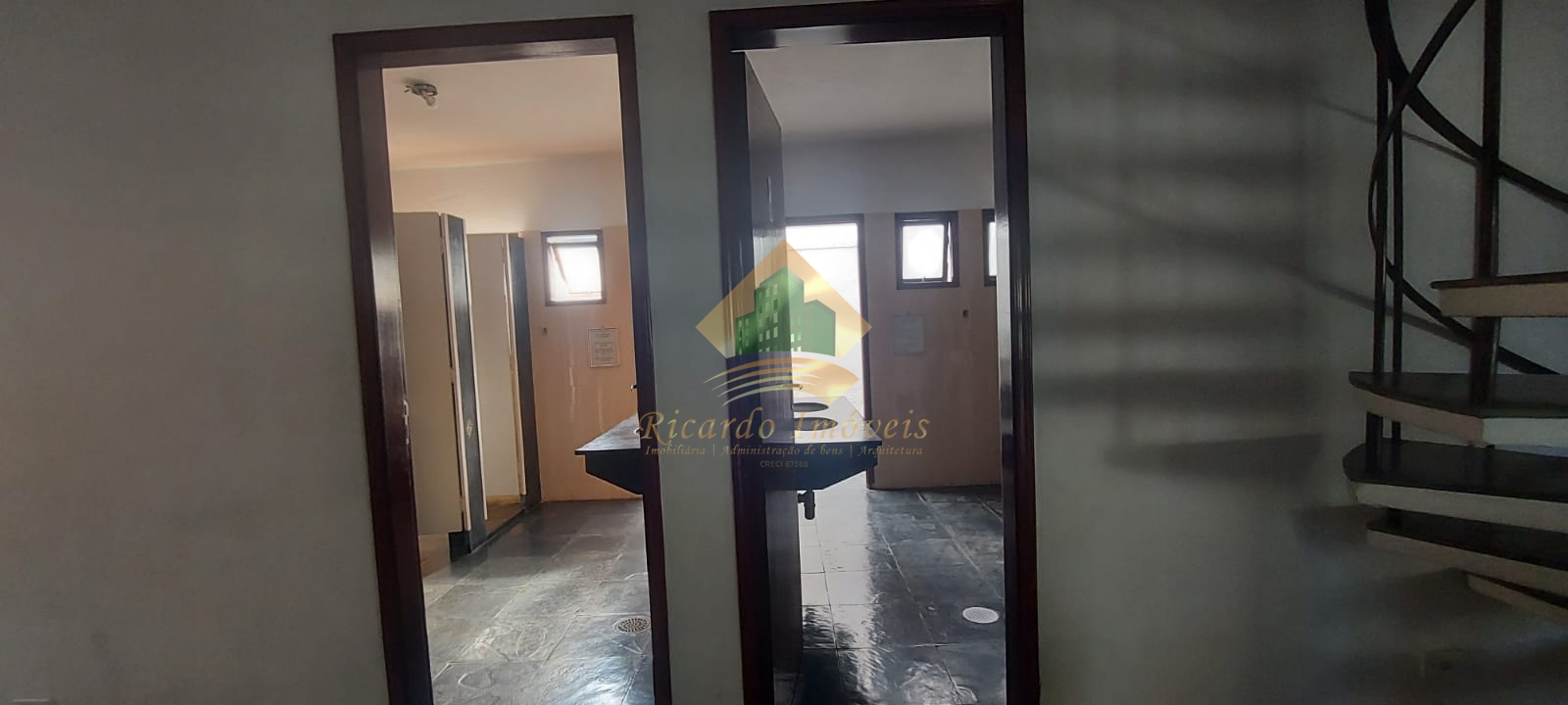 Apt duplex no condomínio no saco da ribeira