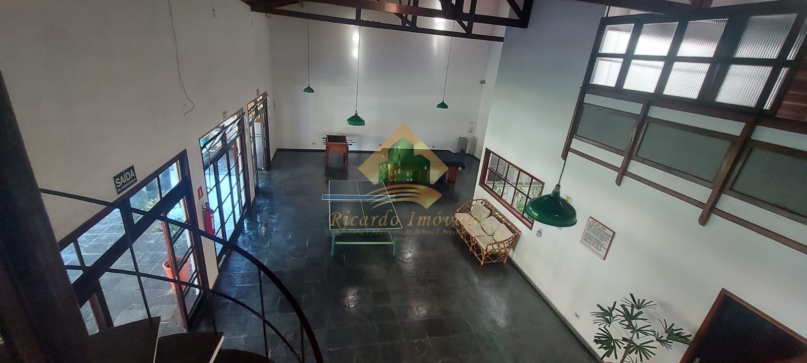 Apt duplex no condomínio no saco da ribeira