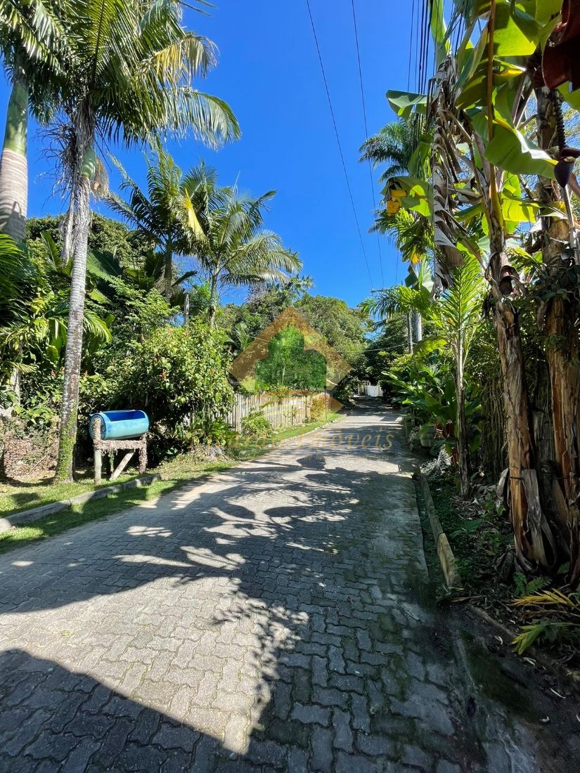 Excelente casa na Ponta Grossa com vista para o mar