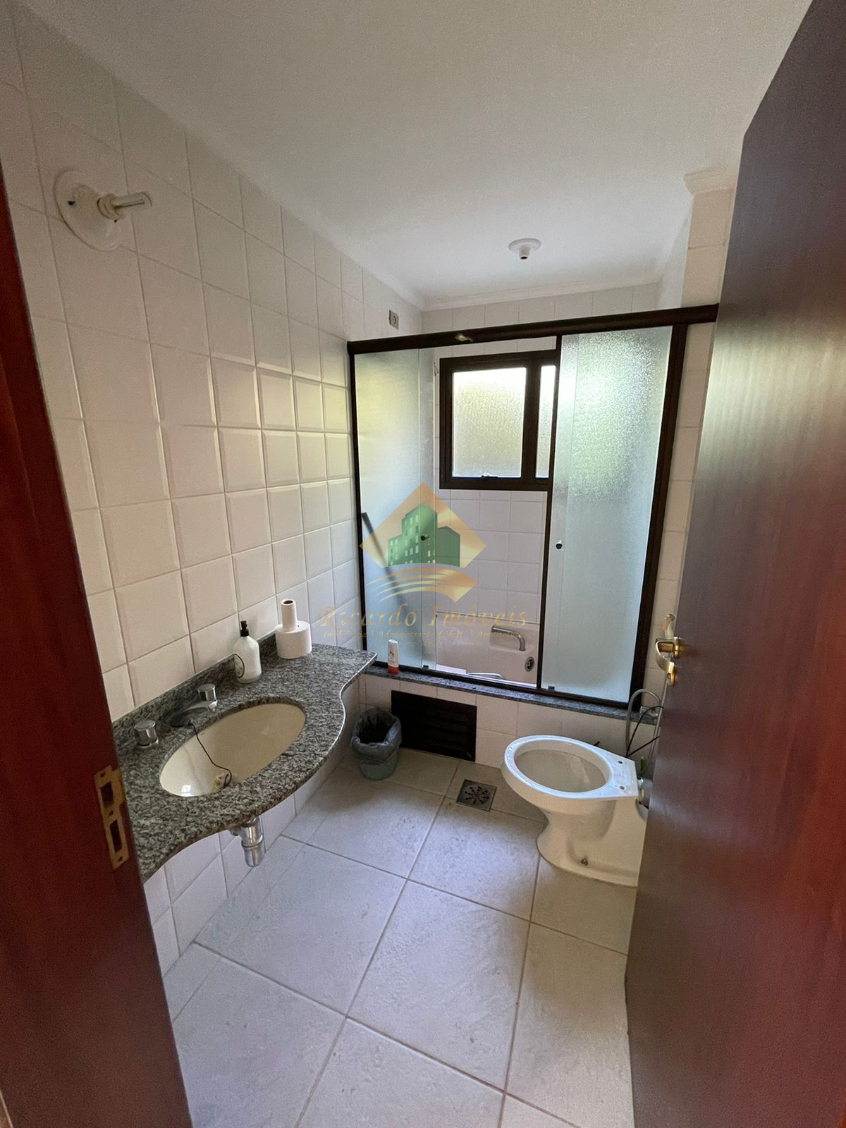 Excelente casa na Ponta Grossa com vista para o mar