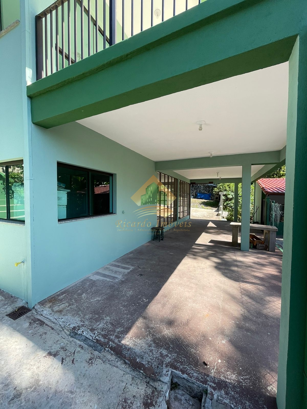 Excelente casa na Ponta Grossa com vista para o mar