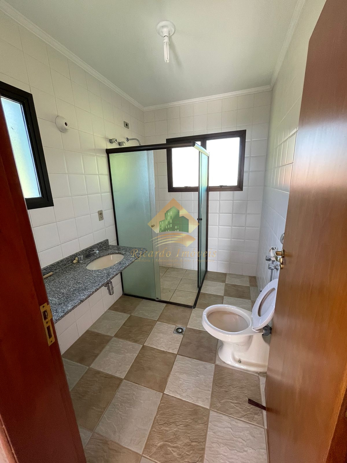 Excelente casa na Ponta Grossa com vista para o mar