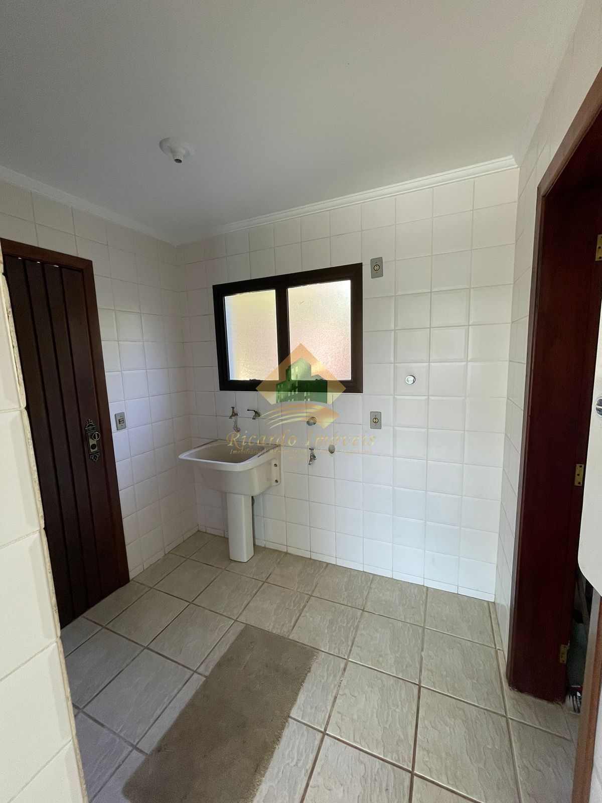 Excelente casa na Ponta Grossa com vista para o mar