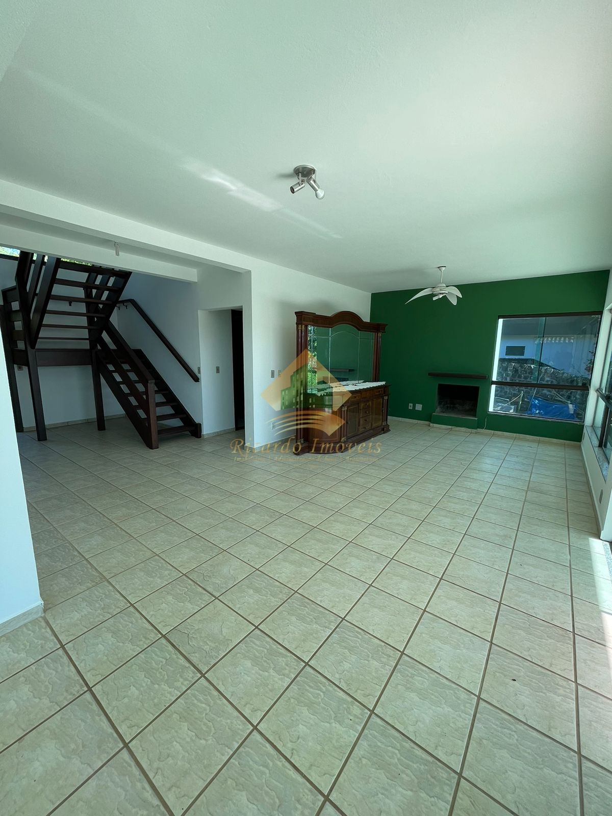 Excelente casa na Ponta Grossa com vista para o mar