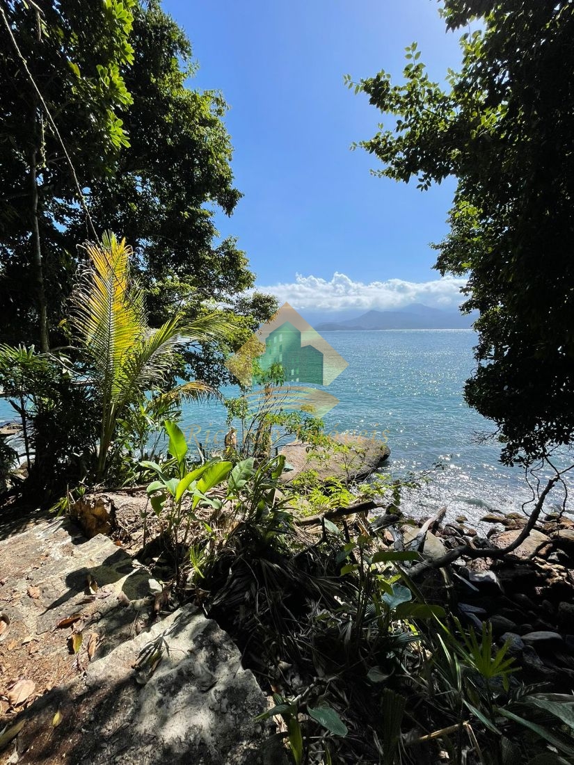 Excelente casa na Ponta Grossa com vista para o mar