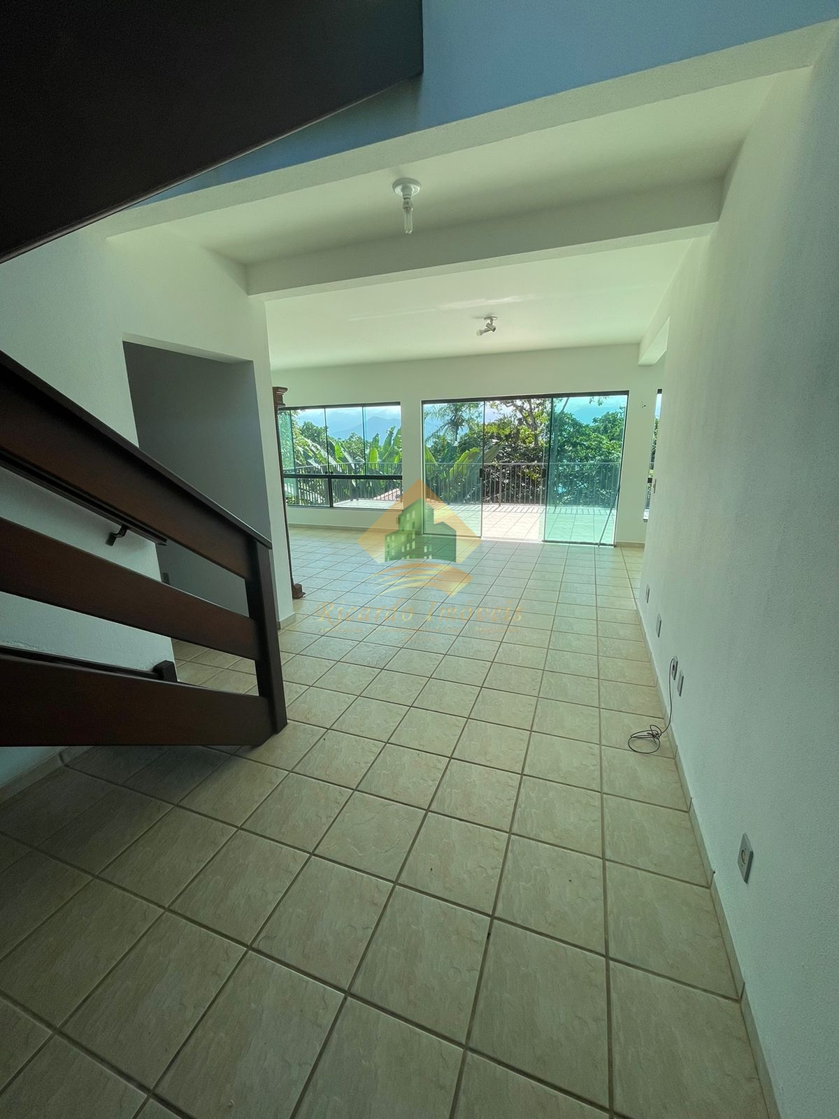 Excelente casa na Ponta Grossa com vista para o mar