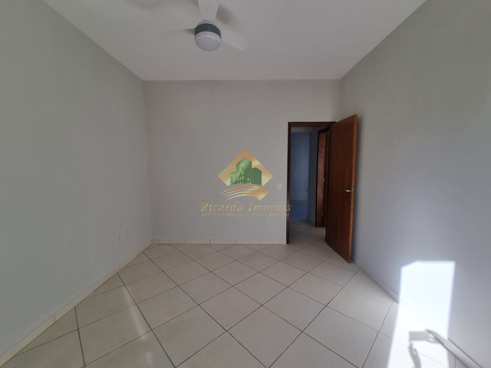 Apt amplo na região central