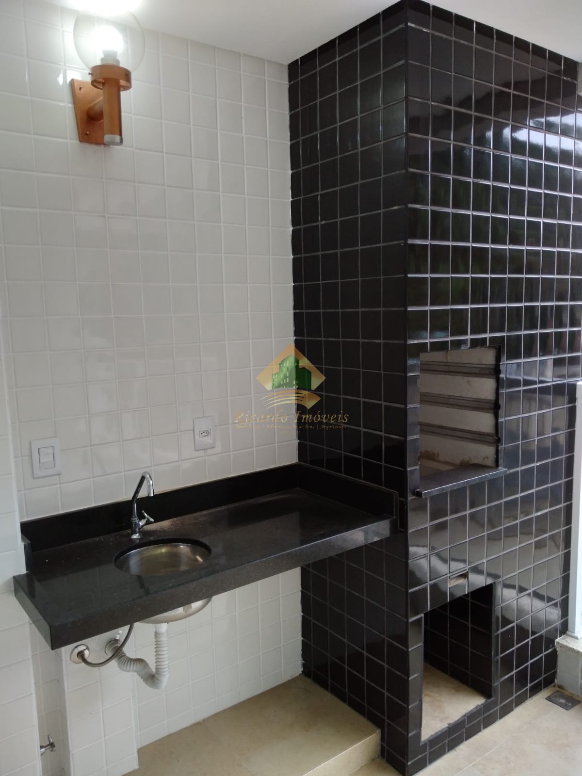 Apartamento novo recem entregue poucos metros da praia das toninhas