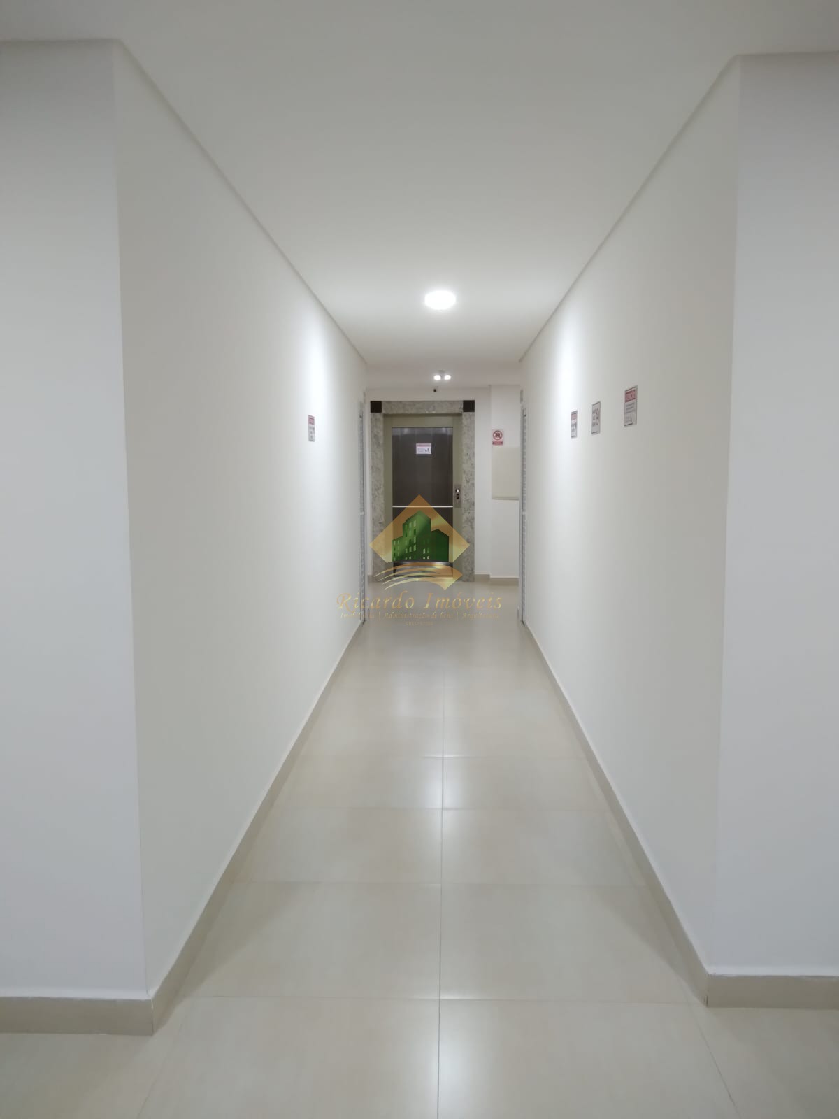 Apartamento novo recem entregue poucos metros da praia das toninhas