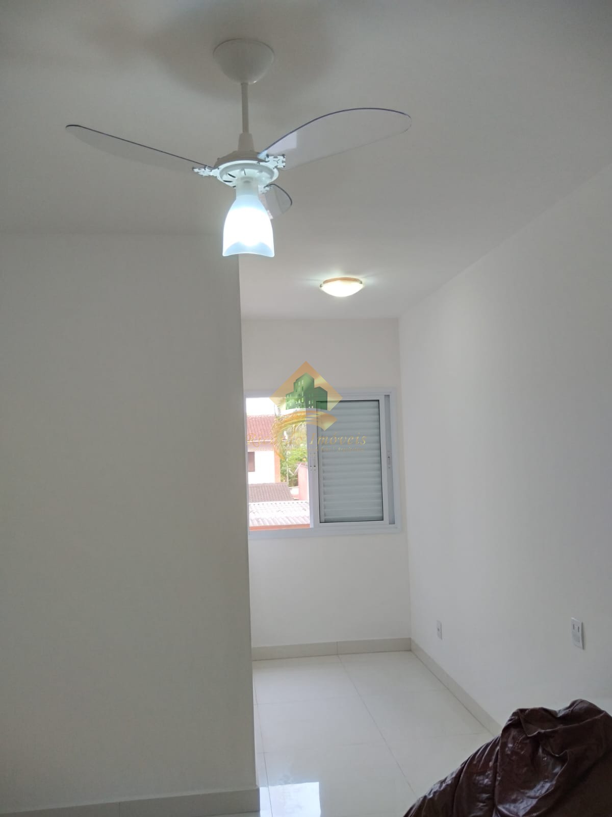 Apartamento novo recem entregue poucos metros da praia das toninhas