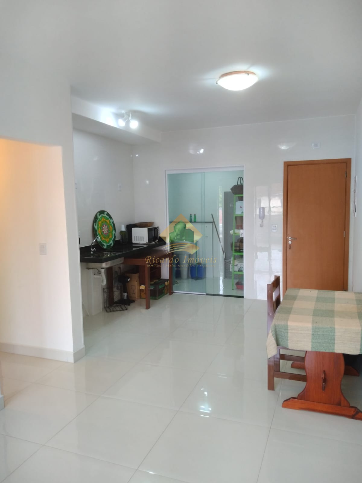 Apartamento novo recem entregue poucos metros da praia das toninhas