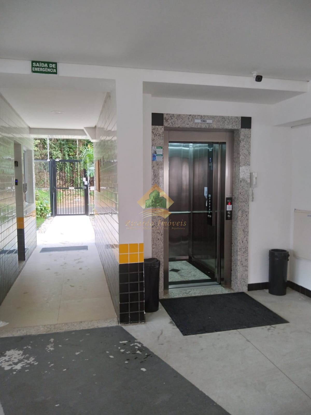 Apartamento novo recem entregue poucos metros da praia das toninhas