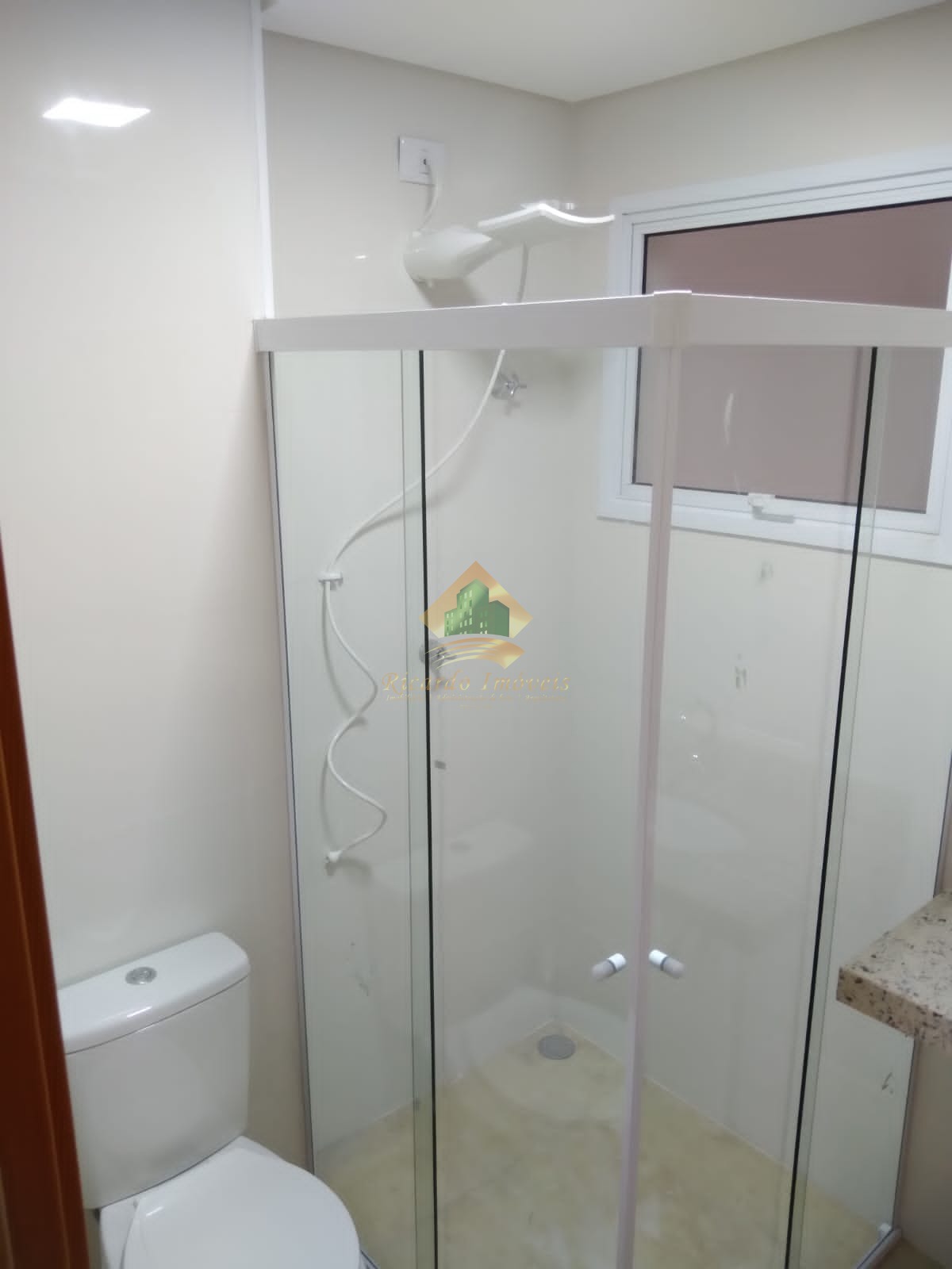 Apartamento novo recem entregue poucos metros da praia das toninhas