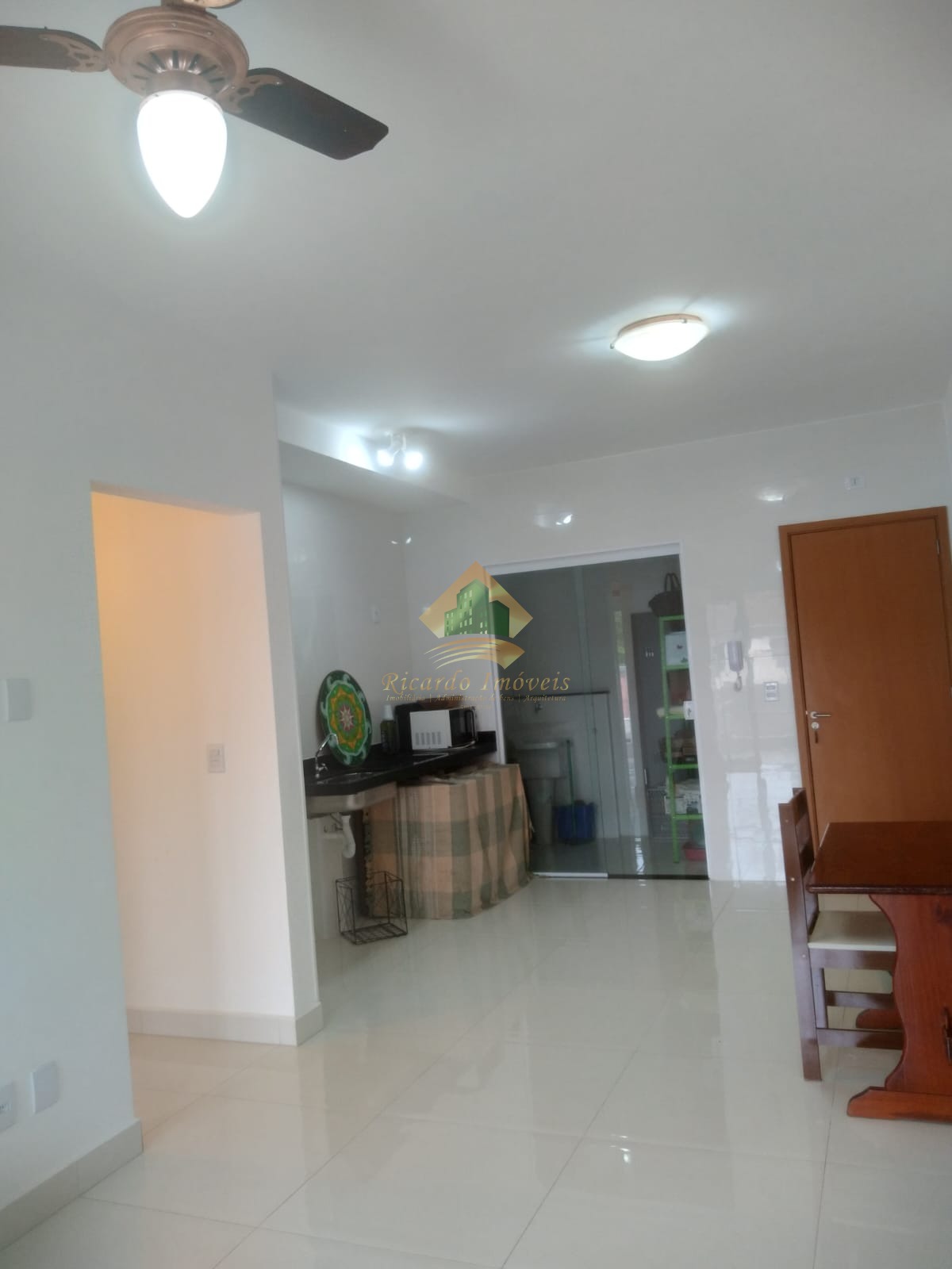 Apartamento novo recem entregue poucos metros da praia das toninhas
