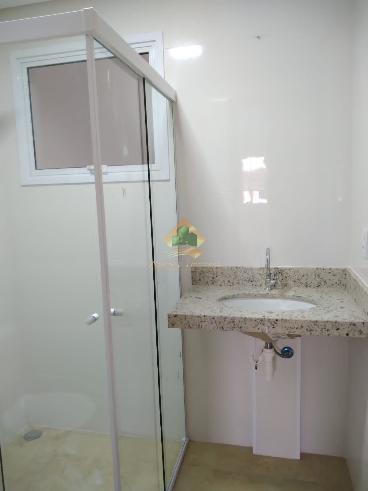 Apartamento novo recem entregue poucos metros da praia das toninhas