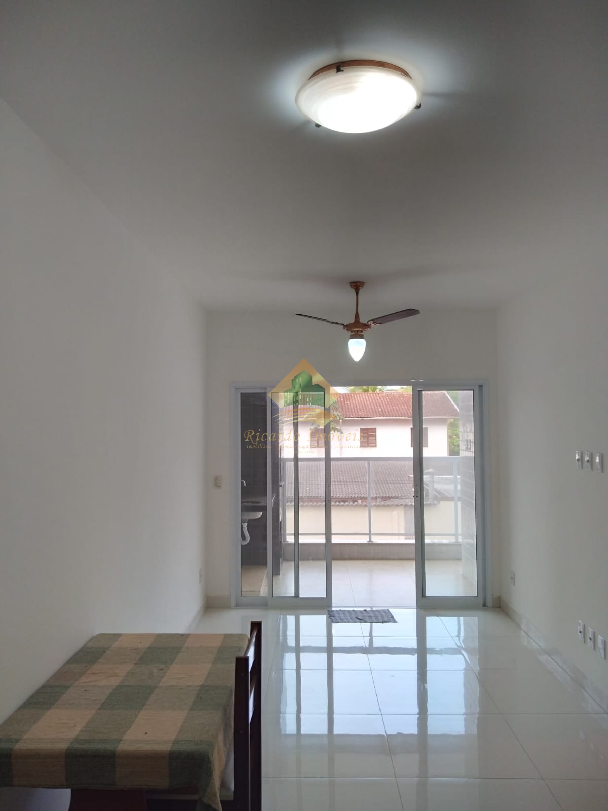 Apartamento novo recem entregue poucos metros da praia das toninhas