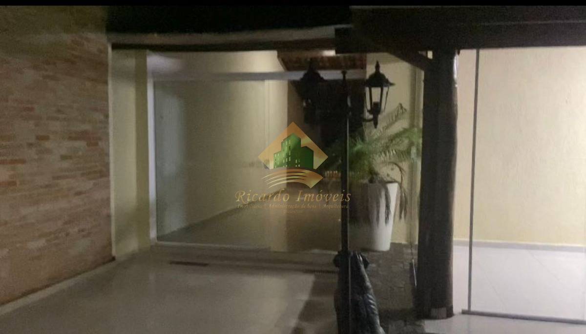 Excelente casa muito em localizada na praia martin de sá , ideal para escritórios , salão de beleza, clínicas etc.