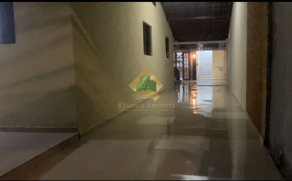 Excelente casa muito em localizada na praia martin de sá , ideal para escritórios , salão de beleza, clínicas etc.