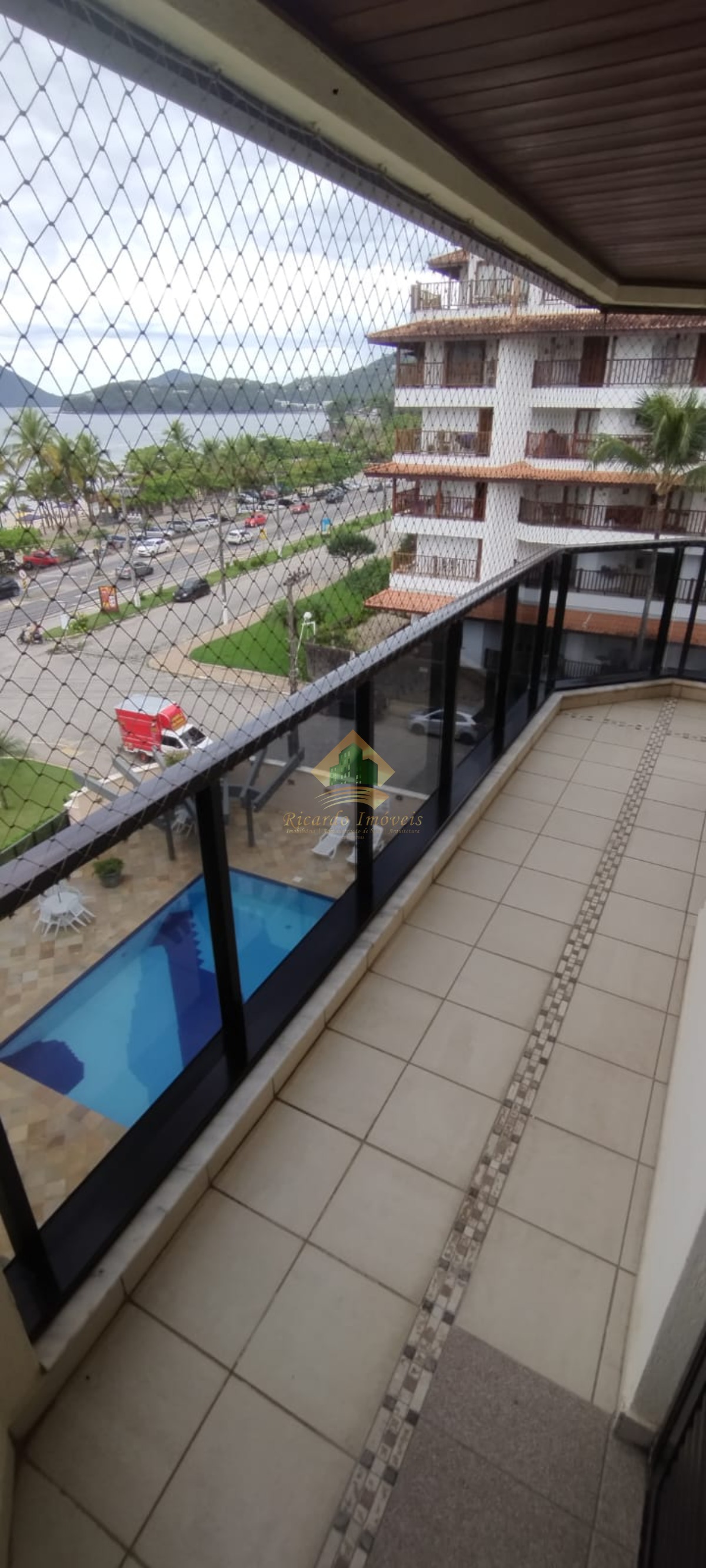Excelente cobertura frente mar com vista paradisíaca na praia grande