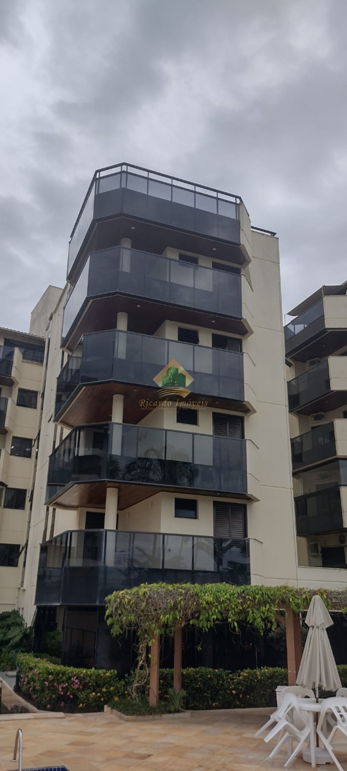 Excelente cobertura frente mar com vista paradisíaca na praia grande