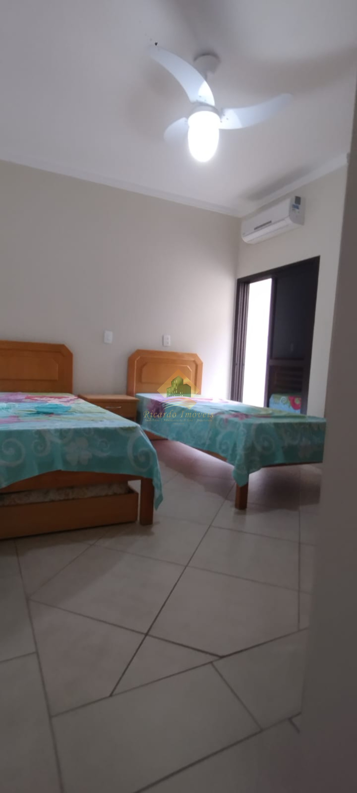 Excelente cobertura frente mar com vista paradisíaca na praia grande