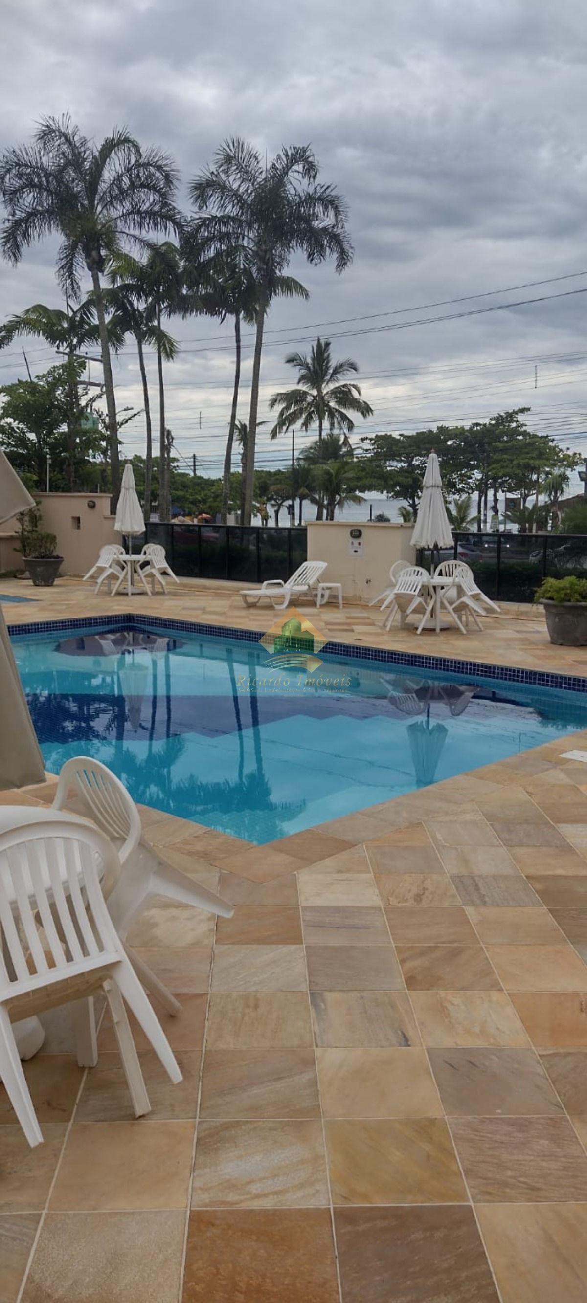 Excelente cobertura frente mar com vista paradisíaca na praia grande