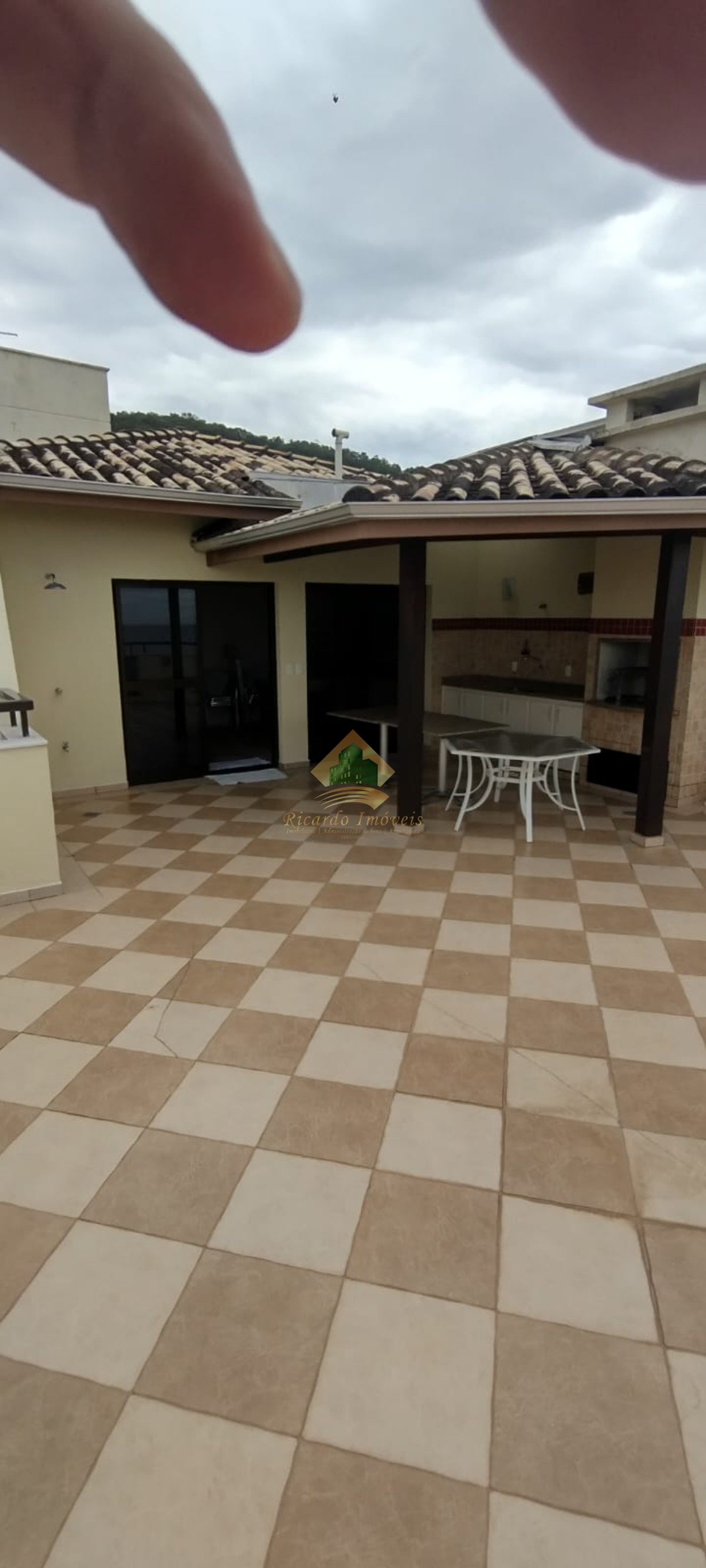 Excelente cobertura frente mar com vista paradisíaca na praia grande