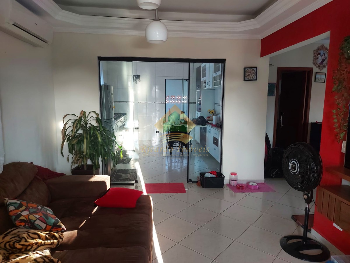 Belíssima casa na estufa 2 ideal para locação para temporada ótima localização