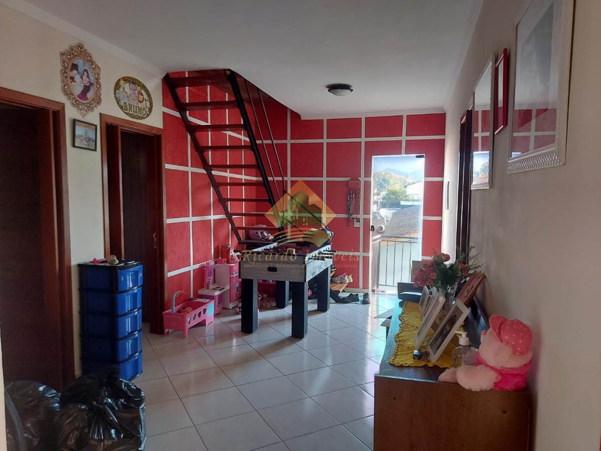 Belíssima casa na estufa 2 ideal para locação para temporada ótima localização
