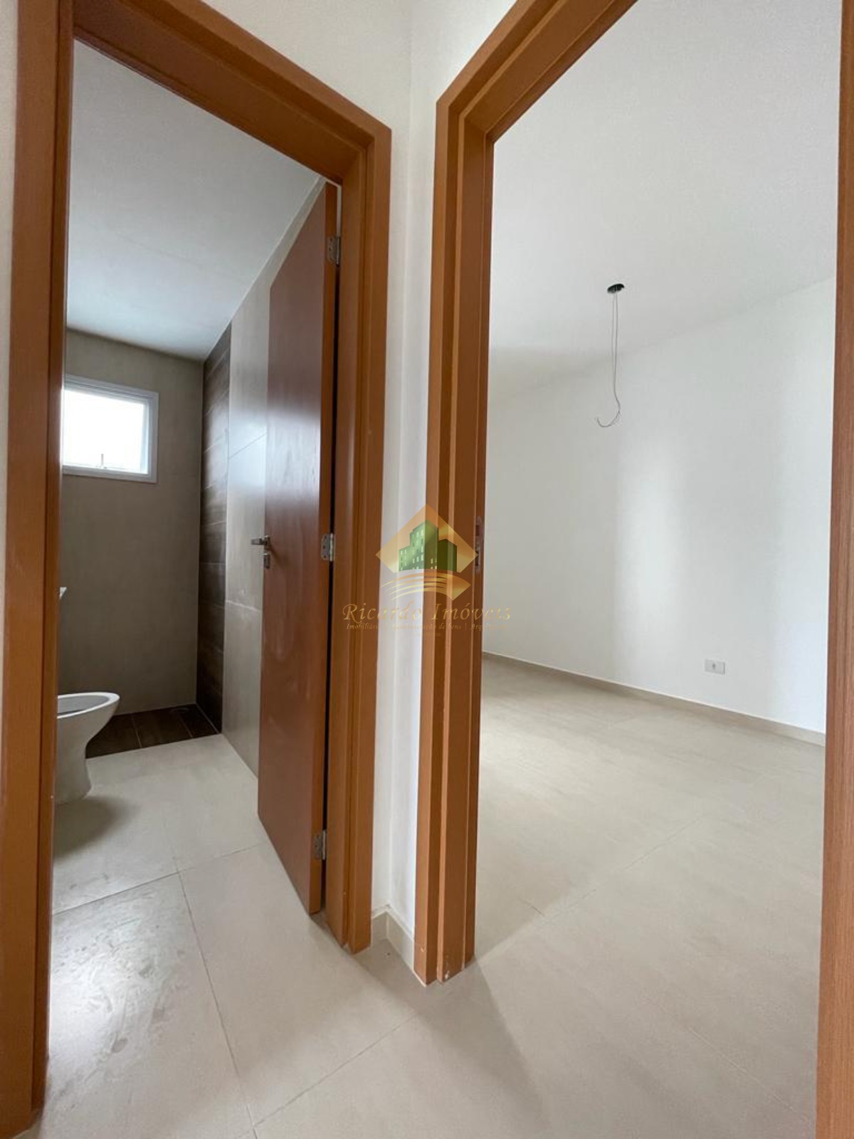 Excelente apartamento em prédio recém entregue no centro de ubatuba