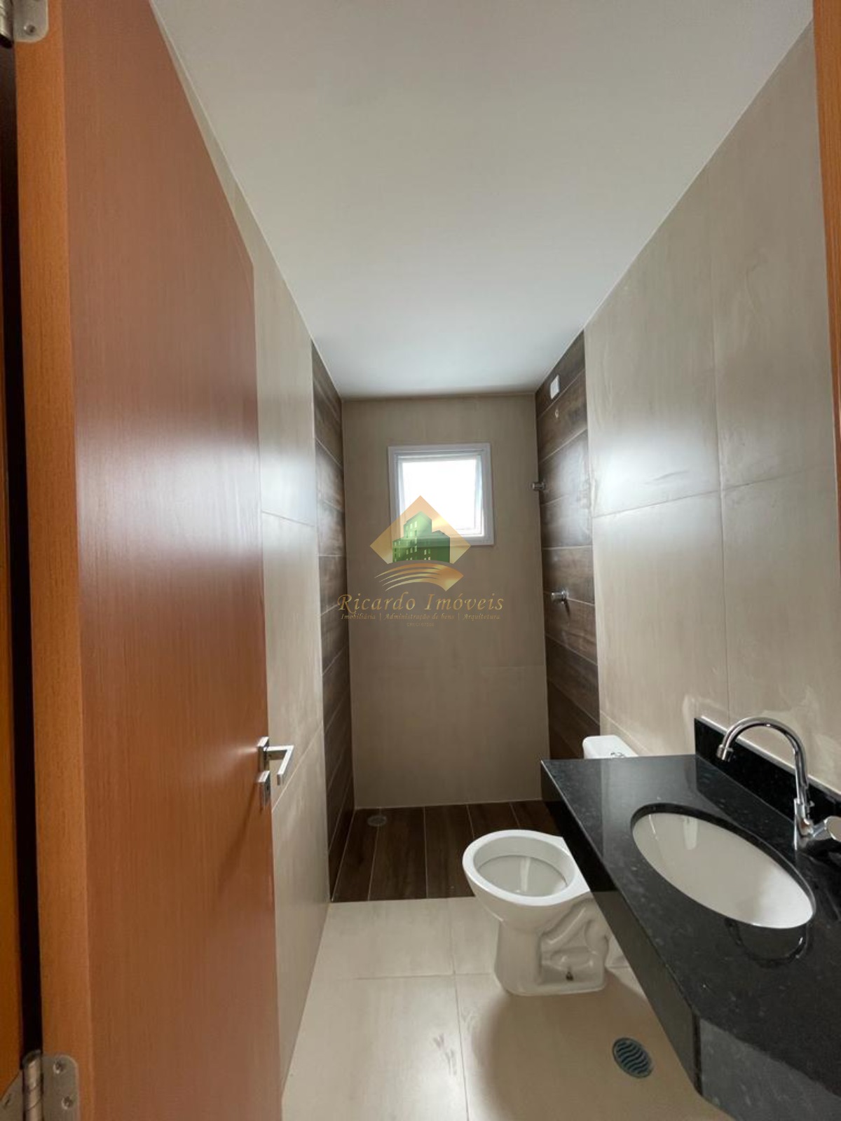 Excelente apartamento em prédio recém entregue no centro de ubatuba