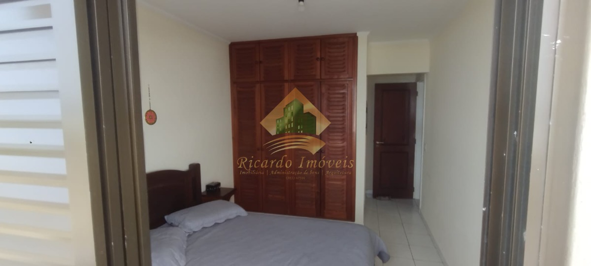 Excelente cobertura duplex frente para o mar na parte nobre da praia grande