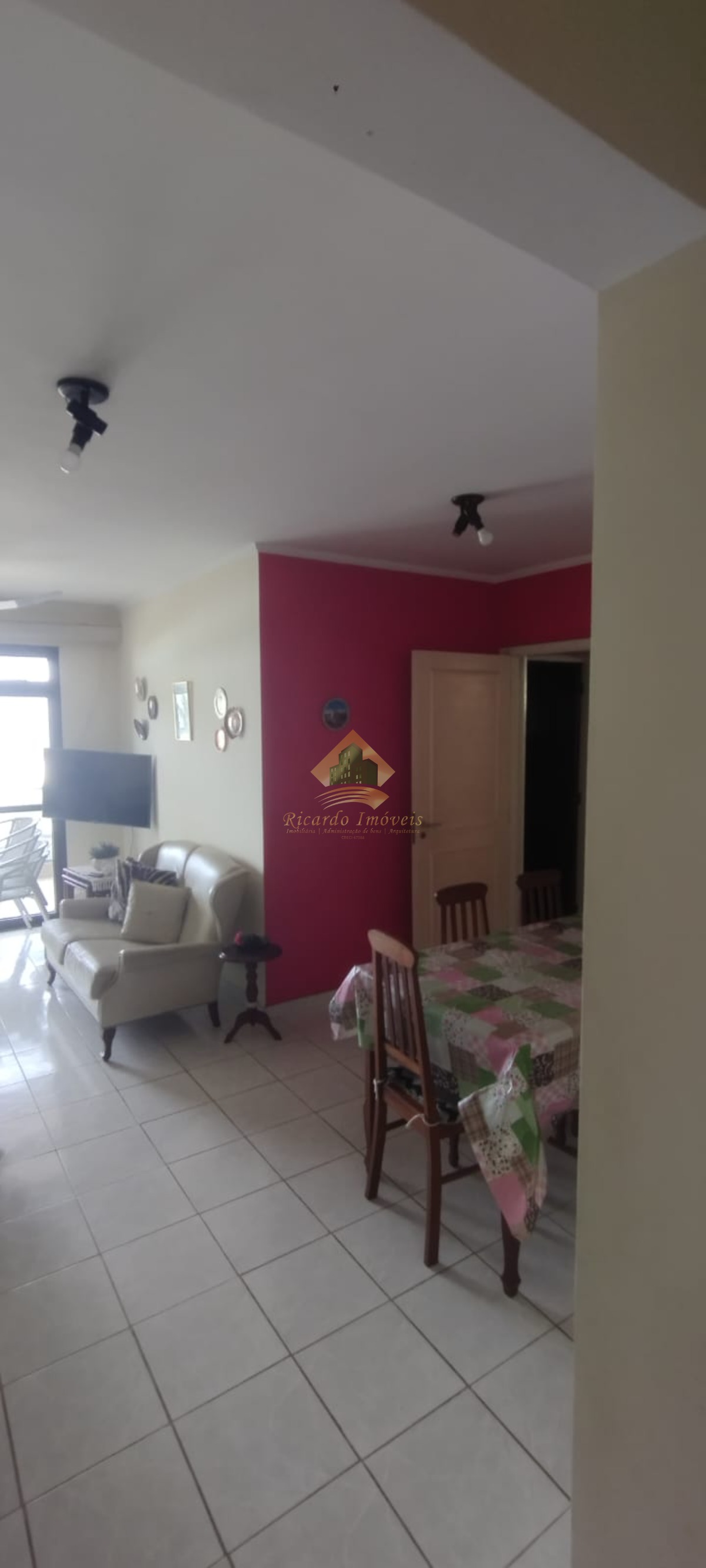 Excelente cobertura duplex frente para o mar na parte nobre da praia grande