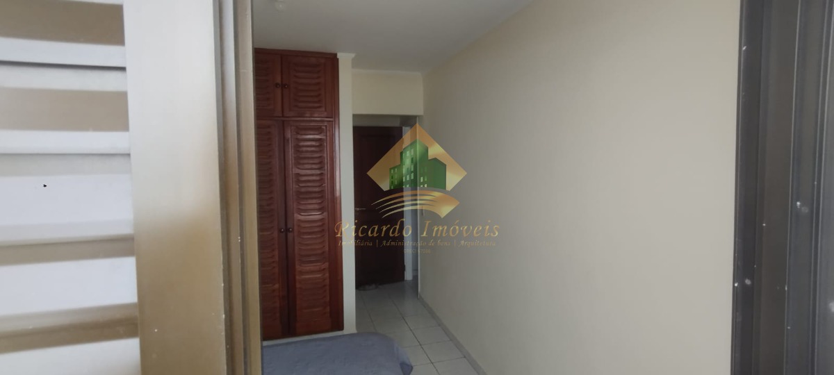 Excelente cobertura duplex frente para o mar na parte nobre da praia grande