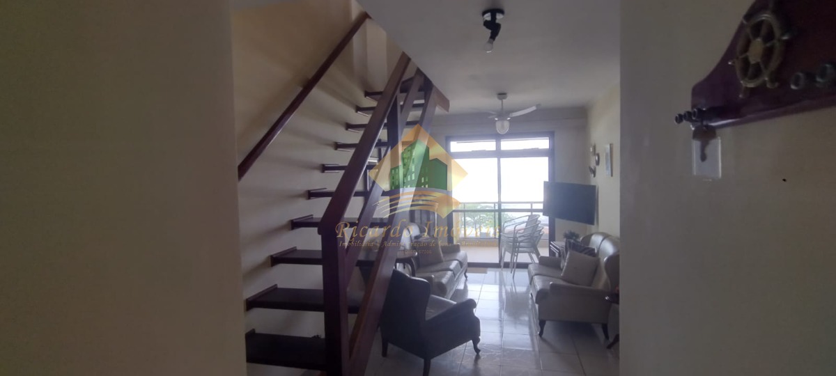 Excelente cobertura duplex frente para o mar na parte nobre da praia grande